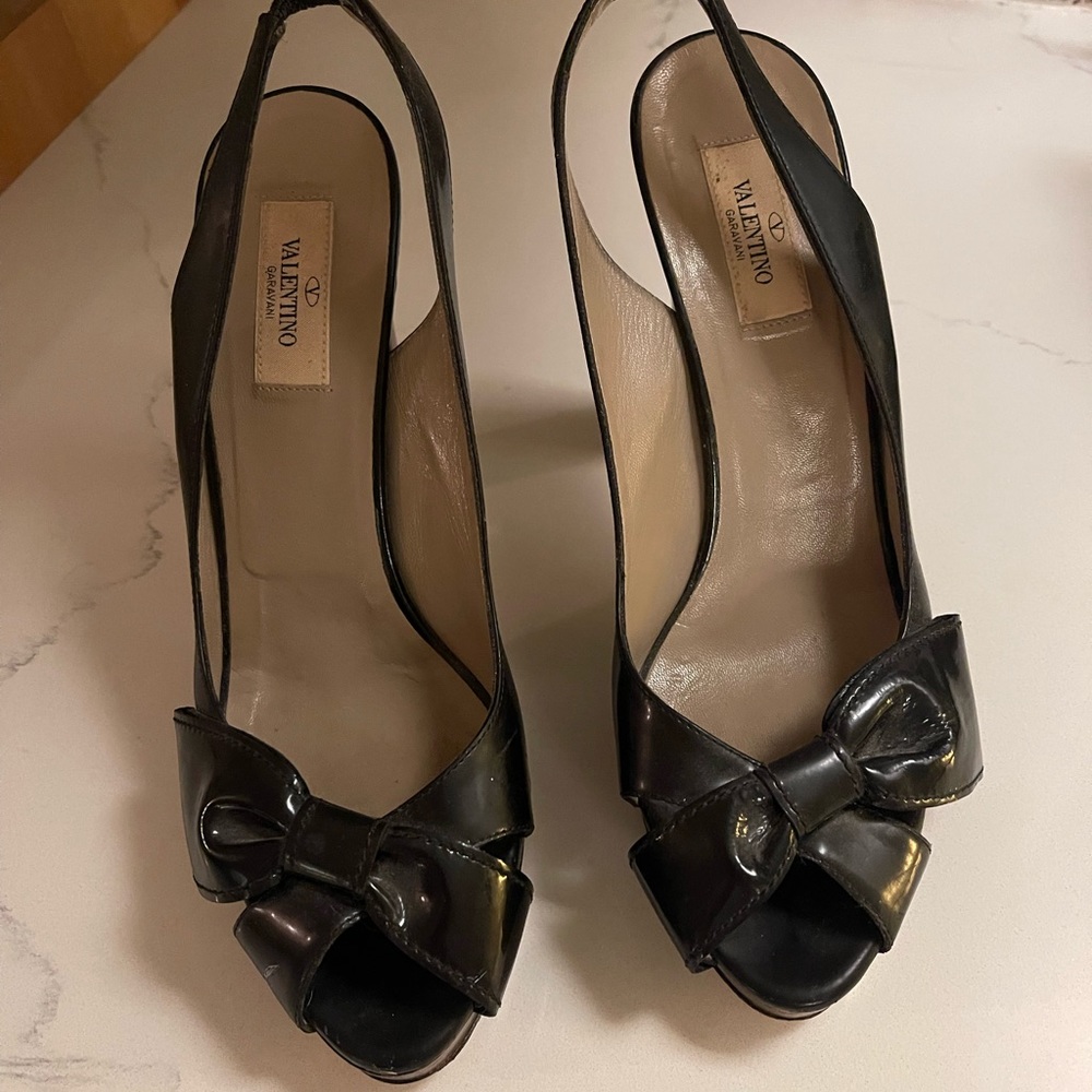 Valentino Garavani open toe pumps
